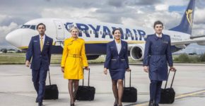 lavorare come assistente di volo