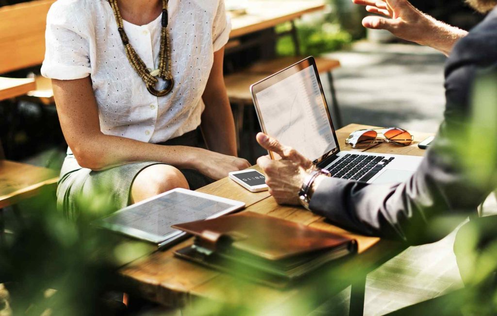 Partita IVA, anche i lavoratori dipendenti possono averne una