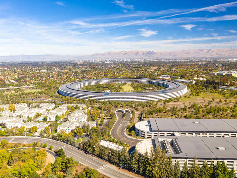 Apple Park, la nuova struttura in vetro che ha causato gravi incidenti