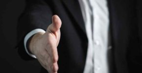handshake-2056023_1280