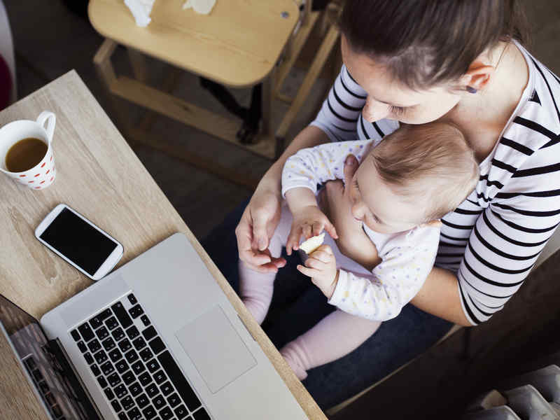Mamme Italiane, sono loro le più vecchie d'Europa
