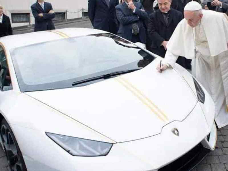 Lamborghini del Papa venduta, costruito un asilo in Iraq-