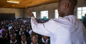 Peter il francescano, ecco chi è il migliore professore al mondo