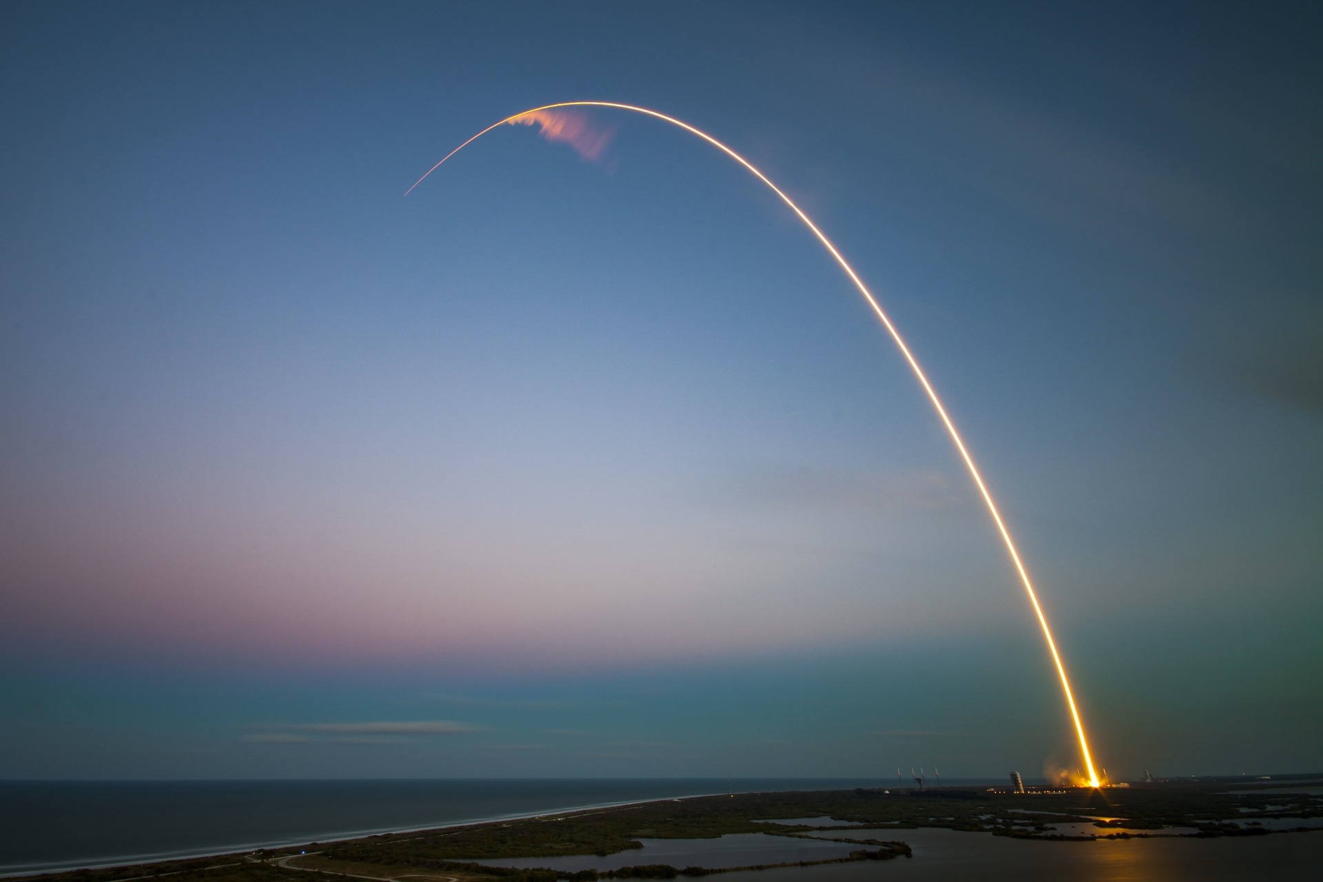 Space X, materiali scientifici lanciati nello spazio